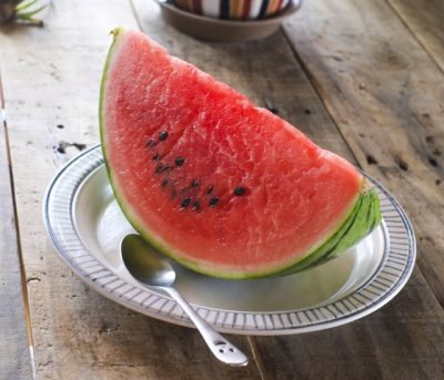 脱水症状対策に経口補水液なみのスイカは栄養豊富なスーパーフード